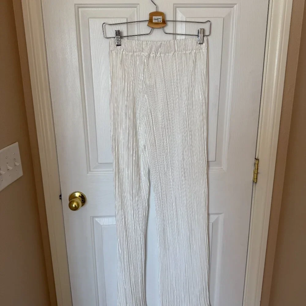 Two-Piece Set - Picture 2 of 3